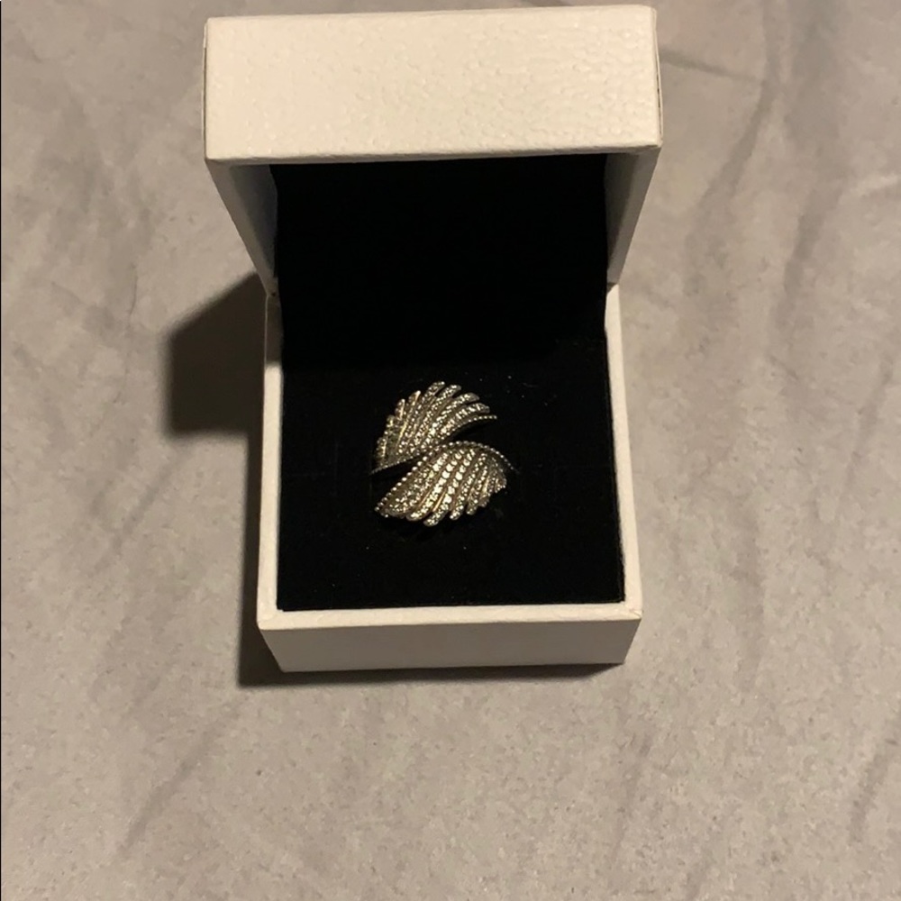 Pandora ring